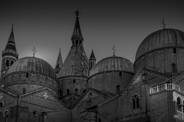 basilica of Sant'Antonio da Padova in black and white