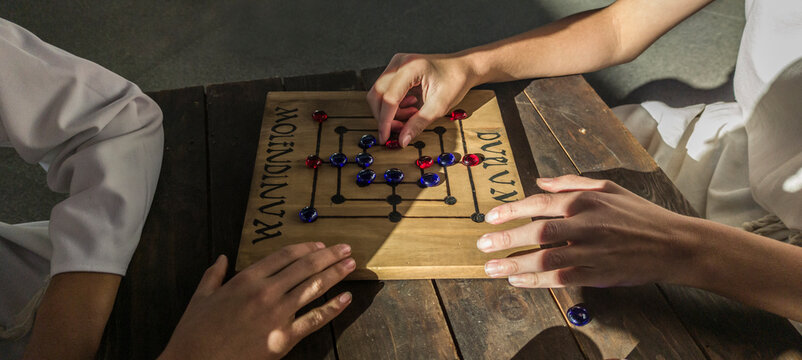 Reenactors playing molendinum
