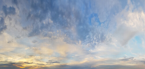 Fototapeta premium Evening sky with cloud, skyline background