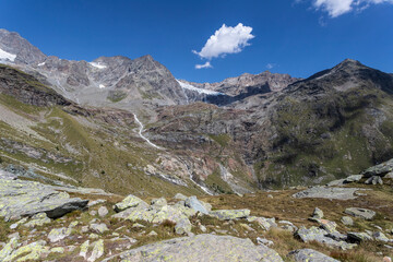 Fototapeta na wymiar Il ghiacciaio Fellaria in Valmalenco ad Agosto 2023, Lombardia, Italia