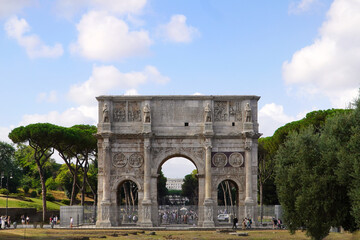Fototapeta na wymiar Arch of Constantine in ancient Roman Forum. The iconic architecture in Rome, Italy.
