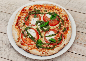 La verdadera pizza napolitana con ingredientes frescos de primera calidad