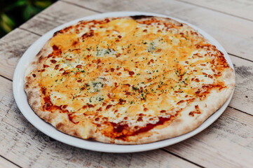 La verdadera pizza napolitana con ingredientes frescos de primera calidad