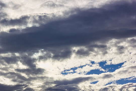 Sky with dark clouds announcing a storm.