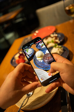 a photo with a phone to the delicious food