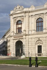 Fototapeta na wymiar Burgtheater di Vienna (Teatro della corte)