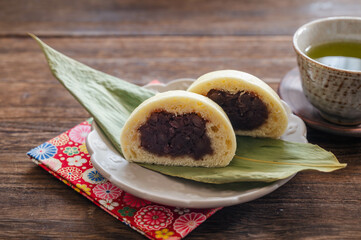 つぶ餡のお饅頭とお茶