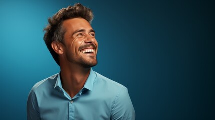 Obraz premium pretty woman laughing on a colorful background