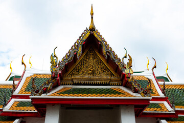 Bangcoc, a capital da Tailândia, é uma grande cidade conhecida pelos santuários ornamentados e...