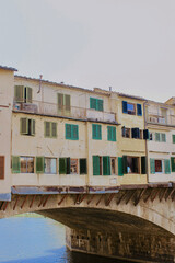 Fototapeta na wymiar bridge homes in Florence 