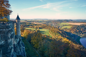 Blick von der Festung Königstein in der Sächsischen Schweiz auf die Elblandschaft - obrazy, fototapety, plakaty