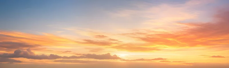 Fotobehang オレンジ色の夕焼けの美しい空と雲。グラデーションする空の色 © sky studio