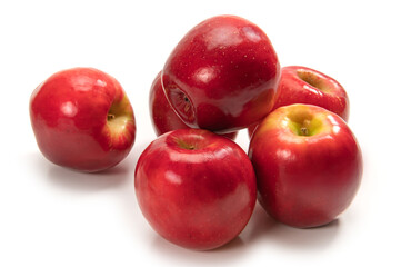 Fototapeta na wymiar ニュージーランド産赤林檎、チーキーりんご