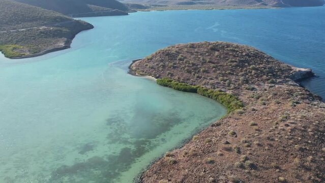 Playa Santispac, Baja California Sur, M&eacute;xico, dron 4K
