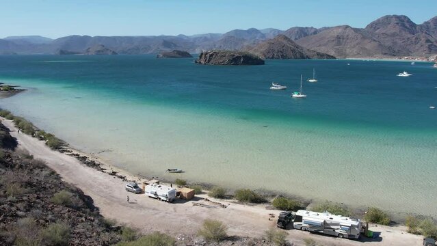 Playa Santispac, Baja California Sur, M&eacute;xico, dron 4K