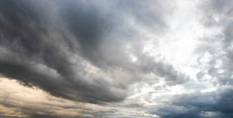 Obraz premium colorful dramatic sky with cloud at sunset