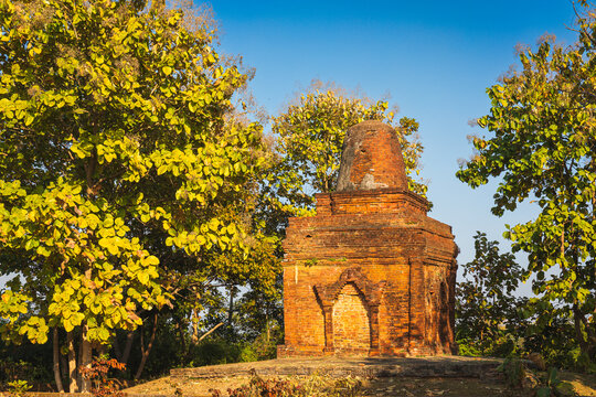 In the ruins of Ksi Ksetra