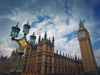 Fototapeta na wymiar Big Ben Clock Tower and Parliament house, Palace of Westminster in London UK