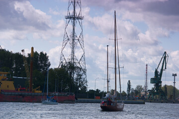 port, dźwig, przemysłowy, budowa, przemysł, ładunek, sprzęt, transport, stal, dok, eksport, logistyka, fracht,  import, metal, handel, © Piotr