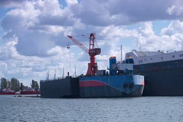port, dźwig, przemysłowy, budowa, przemysł, ładunek, sprzęt, transport, stal, dok, eksport, logistyka, fracht,  import, metal, handel, © Piotr