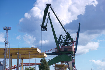 port, dźwig, przemysłowy, budowa, przemysł, ładunek, sprzęt, transport, stal, dok, eksport, logistyka, fracht,  import, metal, handel, © Piotr