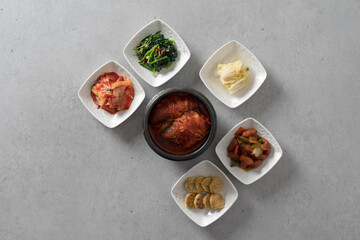 Korean food dish Dongtae-tang Kimchi Roll Mackerel Braised Mackerel Braised Beef Rib Patties Braised Short Rib Patties