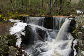 Fototapeta premium Enders State Forest Winter Waterfall