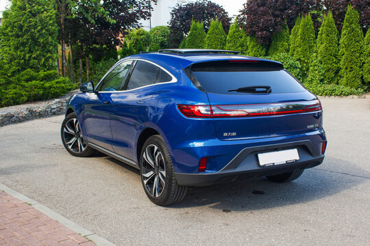 car on the road Seres SF5
