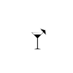 Coctail glass icon isolated on white backgrounde