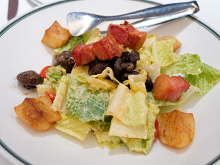 salad with bacon cubes, super delicious