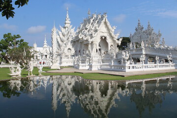White Temple in Chiang Rai Thailand - obrazy, fototapety, plakaty