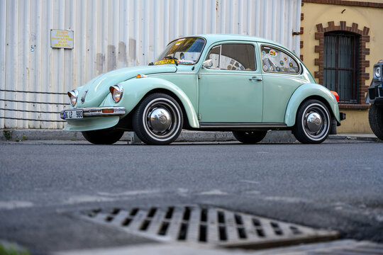 Vw bug. beetle classic blue. Vw beetle classic, Volkswagen old car.	