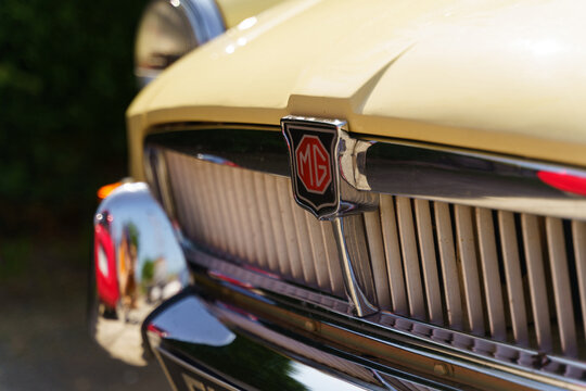Photo of vintage car Morris 1966 Morris Garage MGB Park 1 Roadster