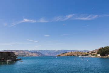 Fototapeta premium Expansive Horizon over Lake Chelan
