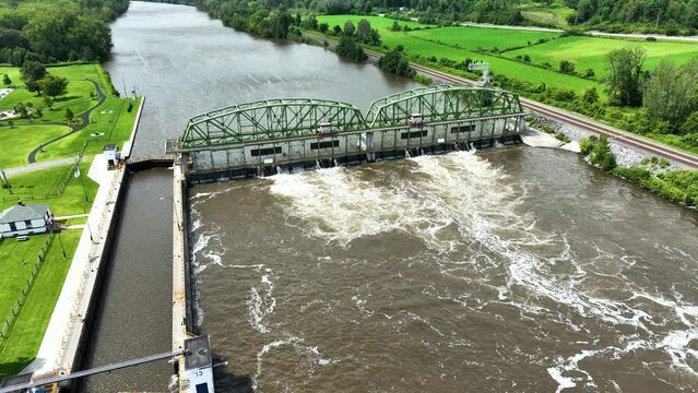 Rotation showing one of the Loch Bridges.