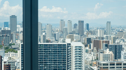 Fototapeta na wymiar 大阪のあべのハルカス屋上から見た大阪の街並み