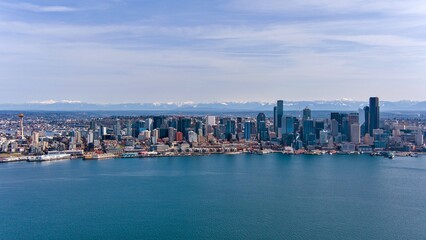 Fototapeta premium Aerial view of the Seattle skyline and Elliot Bay