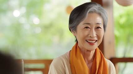 シニアと笑顔、健康的に笑う日本人女性