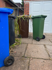 Recycling garbage bin 