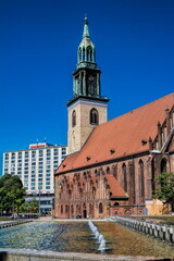 berlin, deutschland - marienkirche am alexanderplatz