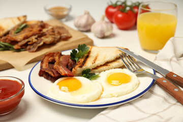 Tasty breakfast and delicious meat food concept - fried bacon