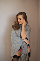 beldade mulher com roupa outonal 