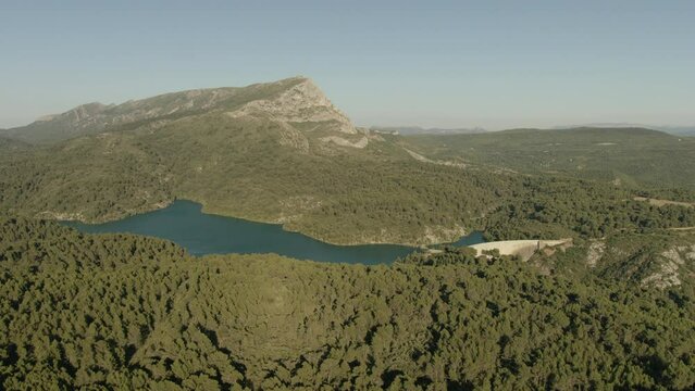 Sainte Victoire Aix en Provence lac de Bimont
