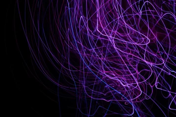 Foto op Canvas space licht malen lila rauch linien striche leuchten dunkel hintergrund videoeffekt ki superkraft Visueller Effekt © Lights & more