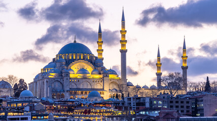 Suleymaniye mosque in Sultanahmet district old town of Istanbul, Turkey, Sunset in Istanbul, Turkey with Suleymaniye Mosque, Beautiful sunny view of Istanbul with old mosque in Istanbul, Turkiye.