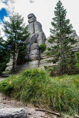 Fototapeta na wymiar Pielgrzymy -skały w górach