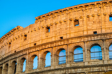 Obraz premium The sunset at the Roman Colosseum