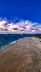 Paisagem Praia Trafaria Lisboa Portugal Céu Mar Horizonte Oceano Atlântico Areia Ondas São Pedro Segundo Torrão Vista Verão Clima Azul Verde Porto Fábrica Construção Europa Ilha Costa Portuguesa Drone