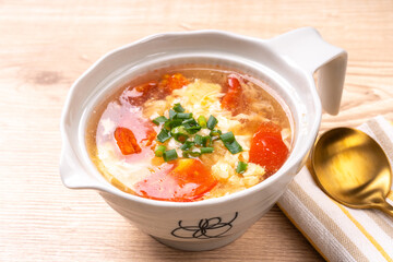 トマトと卵の中華スープ
