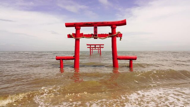 佐賀県　大魚神社の海中鳥居